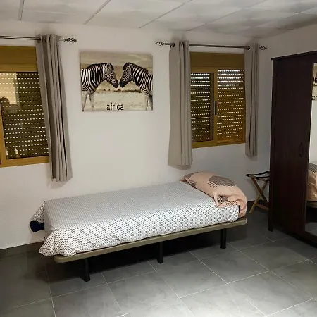 Hotel Restaurante Rural Cau Blanch 3*